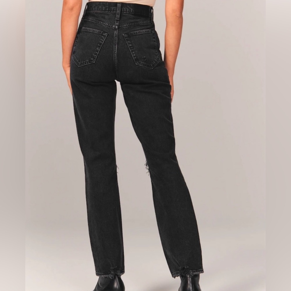 Abercrombie & Fitch 90s Straight Ultra High Rise Jeans in “Black Destroy,” 32 S - Picture 7 of 9